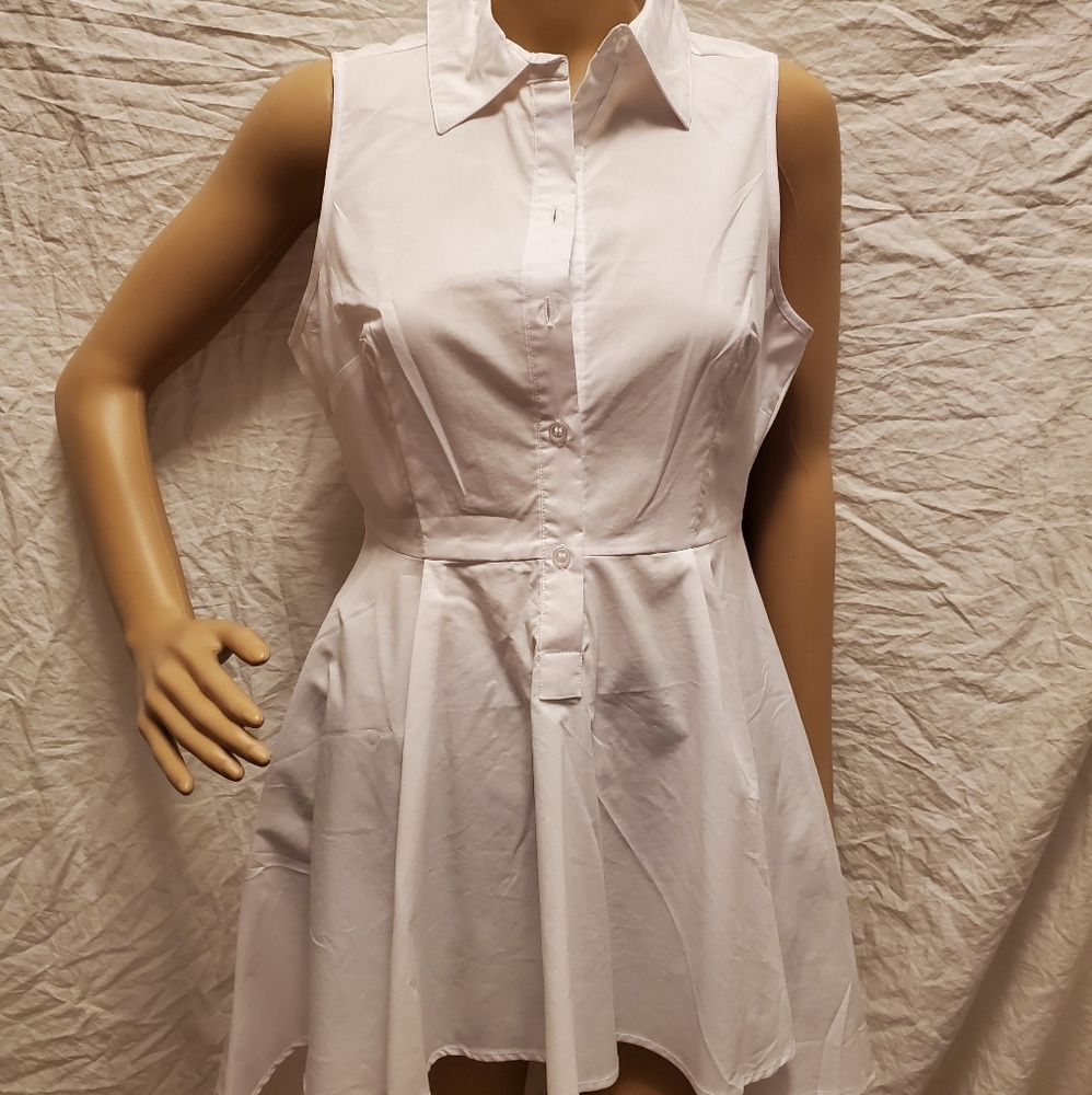 Sleeveless button down top